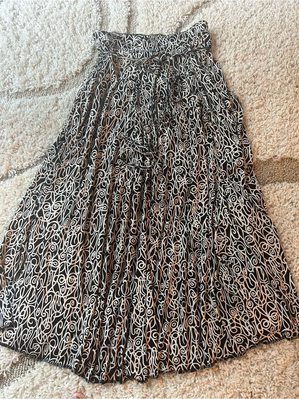 Black & White Printed Pleated Maxi Skirt - Lapis